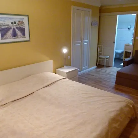 Les Bellesvues, Gites & Chalet Mérignac