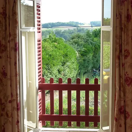 Panzió Les Bellesvues, Gites & Chalet Mérignac