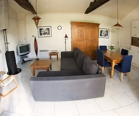Les Bellesvues, Gites & Chalet Panzió Mérignac