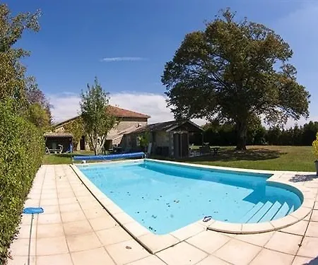 Les Bellesvues, Gites & Chalet Panzió Mérignac